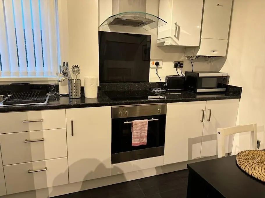 公寓 The Cozy Stay, Sleeps 6 , 2 Large Parking Spaces, Private Garden Walking Distance To Cardiff Bay And City Centre Pets Welcome